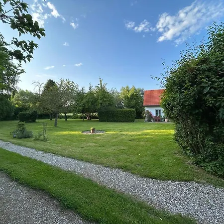 Kembser Cottage - Reetdachhaus Ferienhaus *