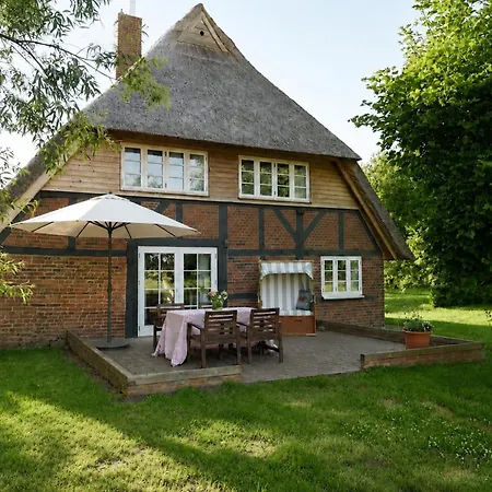 Kembser - Reetdachhaus * Behrensdorf